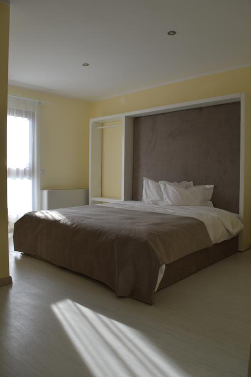Hotel Nova Buzău Esterno foto