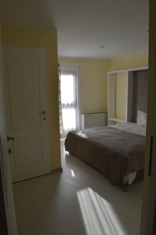 Hotel Nova Buzău Esterno foto