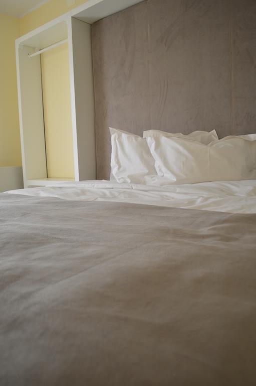 Hotel Nova Buzău Esterno foto